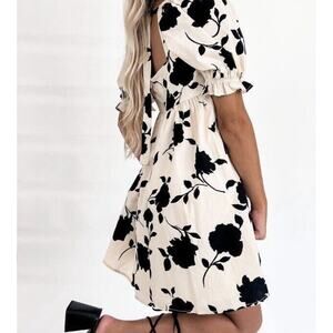 Sophie the Label Isla Puff Sleeve Cream Black Floral Mini Dress size Medium NWT